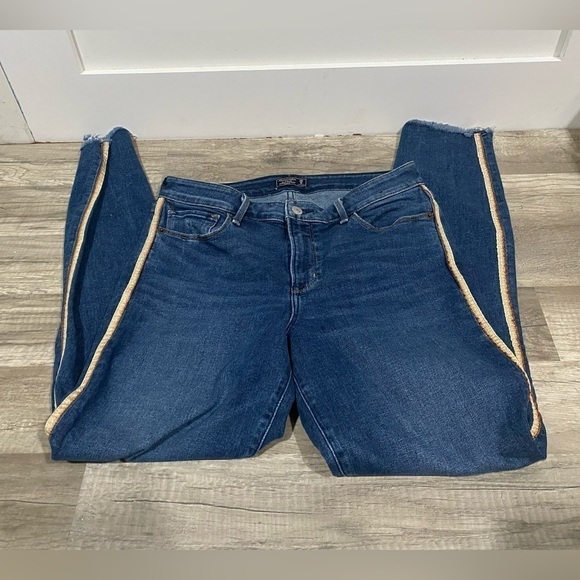ABERCROMBIE & Fitch Harper Low Rise  Ankle Jean 28/6 Long - Picture 2 of 8